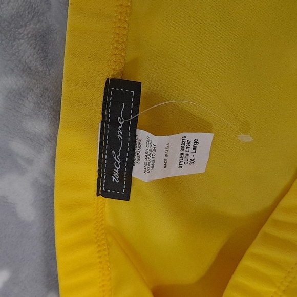 Beautiful and sexy soft jacket and skirt - Picture 4 of 8